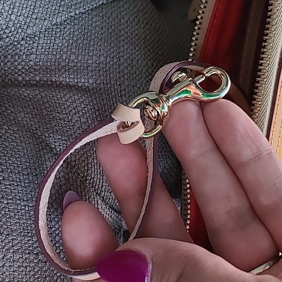 Dooney & Bourke - Letter Carrier leather crossbody bag - Picture 13 of 13